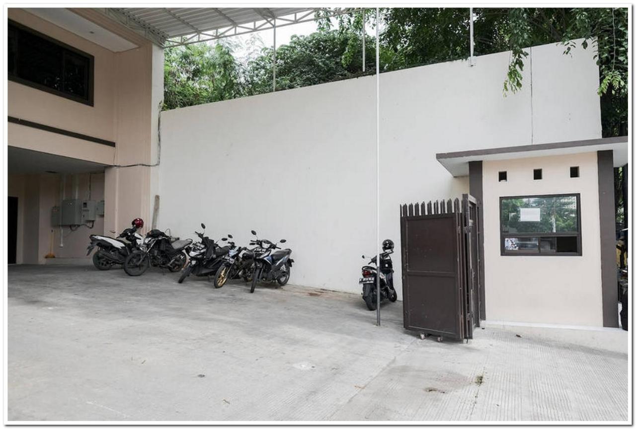 فندق Reddoorz Near Kota Tua 2 جاكرتا المظهر الخارجي الصورة
