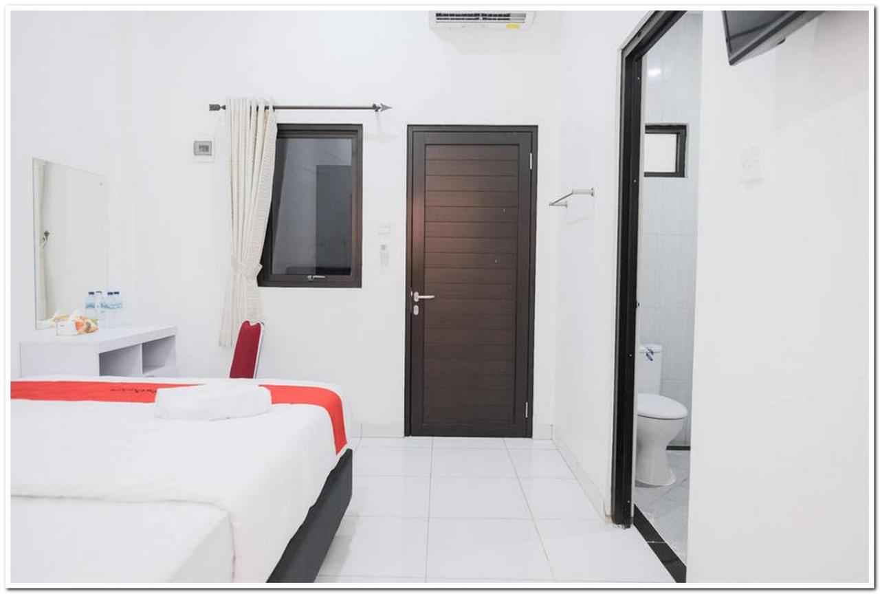 فندق Reddoorz Near Kota Tua 2 جاكرتا المظهر الخارجي الصورة